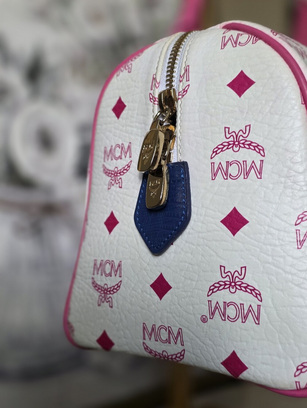 MCM Princess Lion White Satchel with Pink Handles & Trim W/ Gold Hardware - Picture 16 of 17